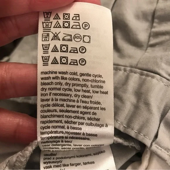 Calvin Klein Gray Slim Fit Shorts - Size 34 - Picture 8 of 8